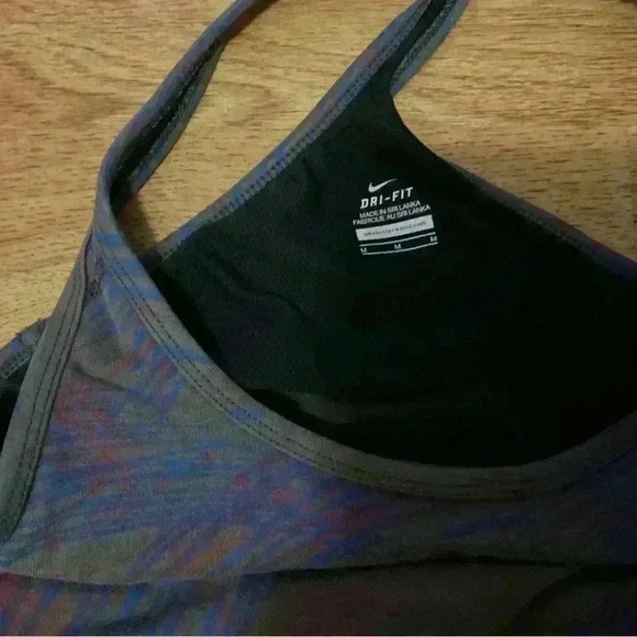 Nike Ladies Sleeveless Dry-Fit Athletic Workout Shirt - Picture 3 of 6